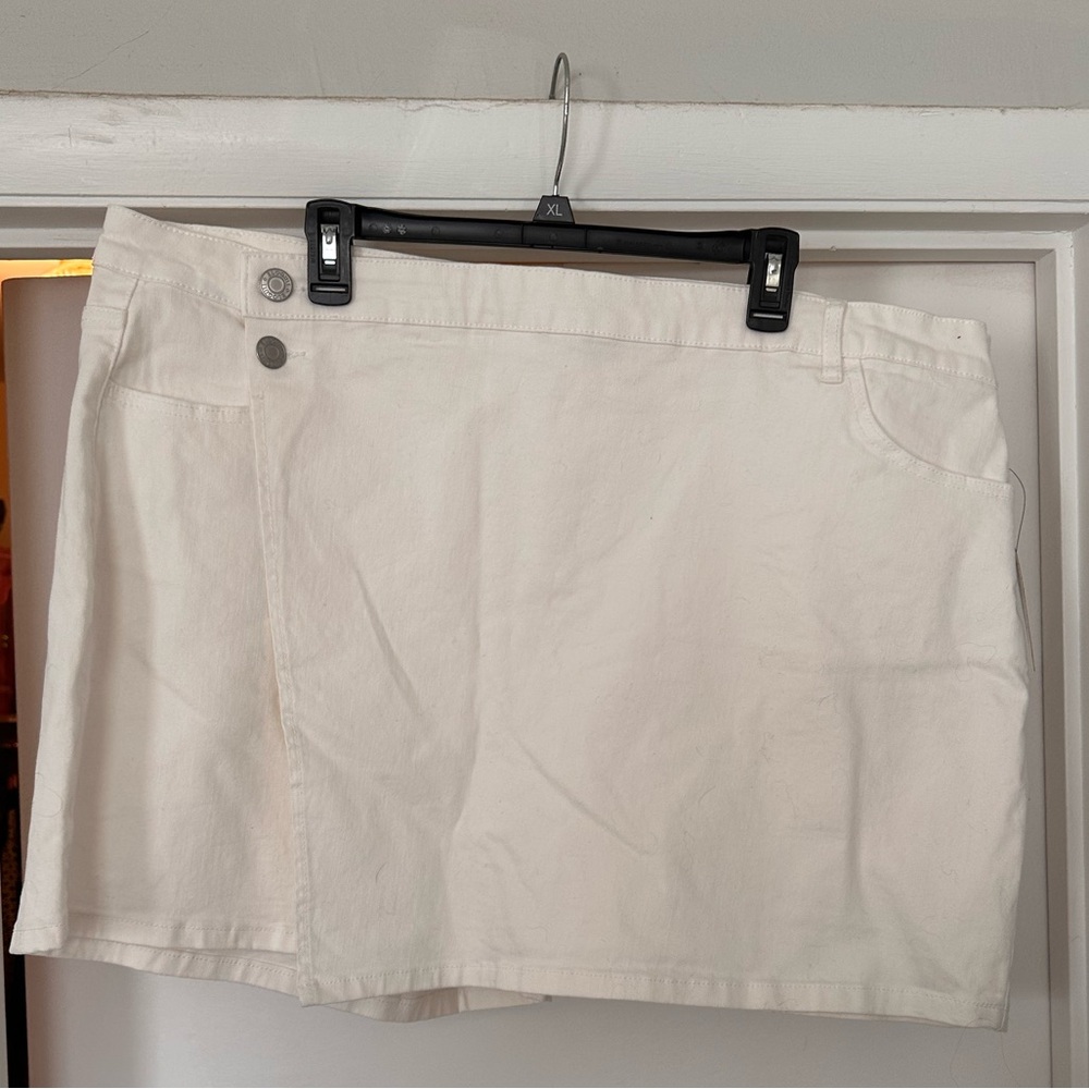 White denim skort Eloquii